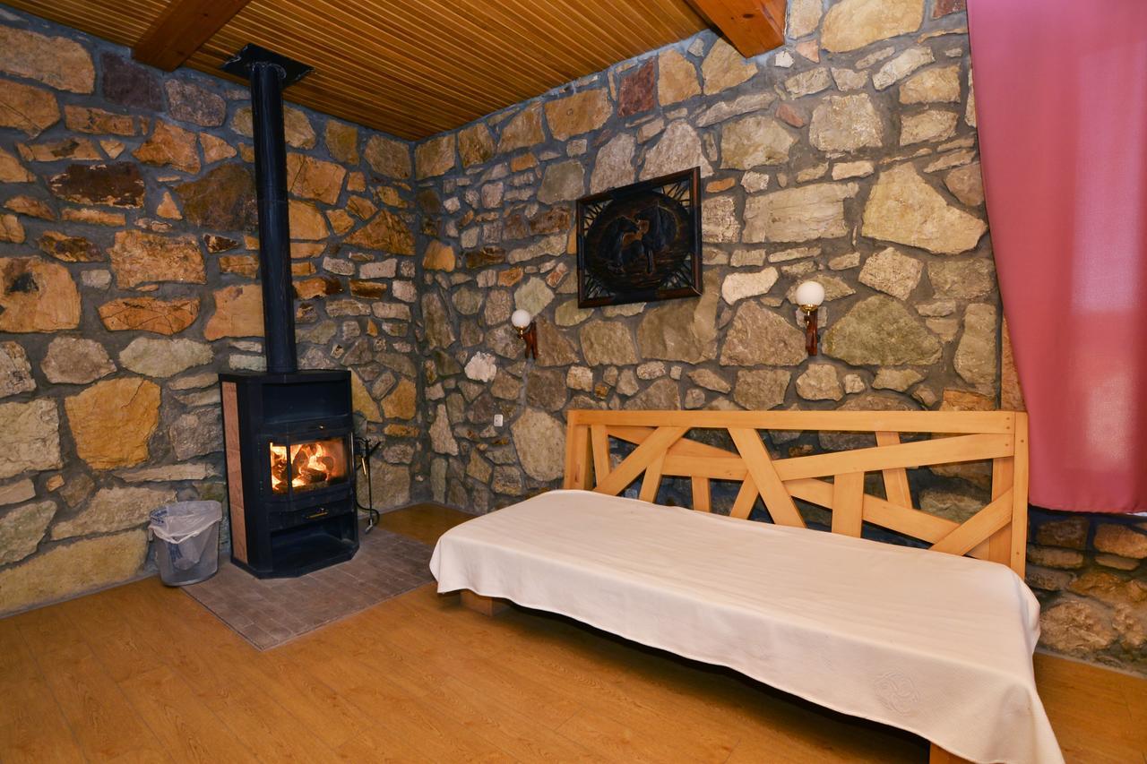 Apaga Hotel *